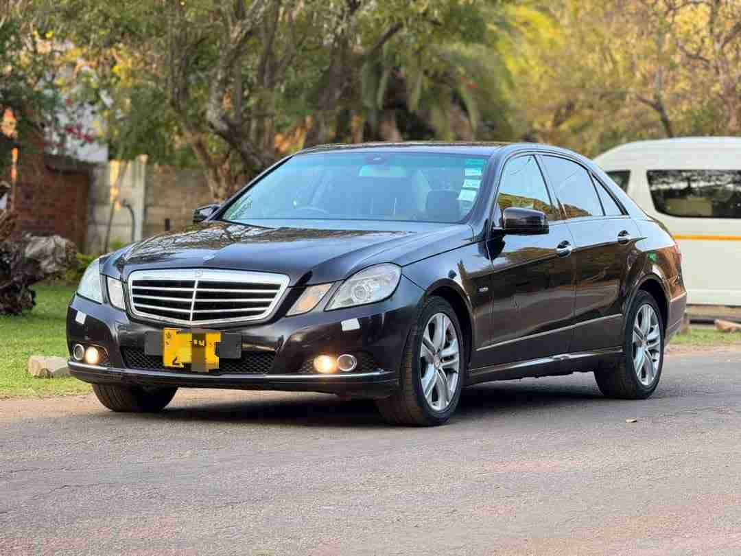MERCEDES-BENZ E-CLASS